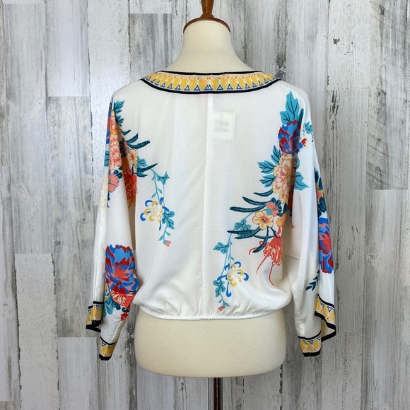 Flying Tomato Surplice Floral Crop Top, L - Picture 5 of 8